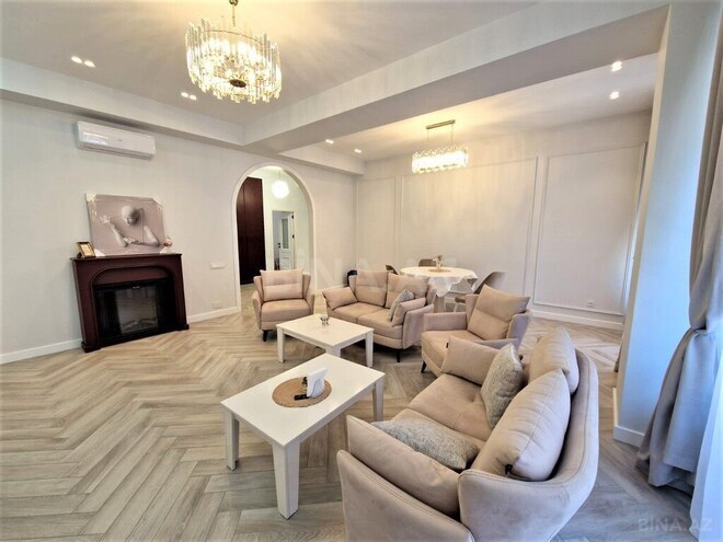 3 otaqlı yeni tikili - Ağ şəhər q. - 140 m² (2)