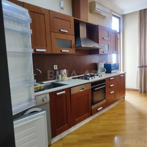 3-комн. новостройка - м. 28 мая - 140 м² (3)