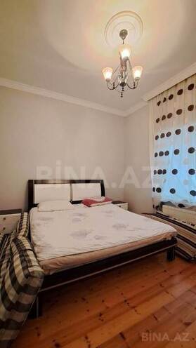 7 otaqlı həyət evi/bağ evi - Novxanı q. - 260 m² (14)