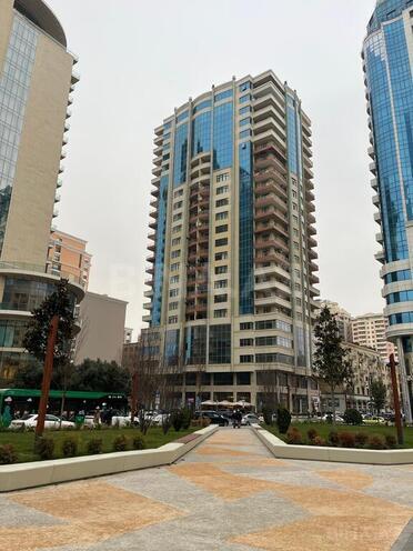 3-комн. новостройка - м. 28 мая - 190 м² (1)