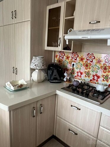 7 otaqlı həyət evi/bağ evi - Şüvəlan q. - 130 m² (12)