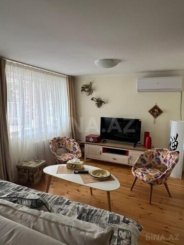 7 otaqlı həyət evi/bağ evi - Şüvəlan q. - 130 m² (24)