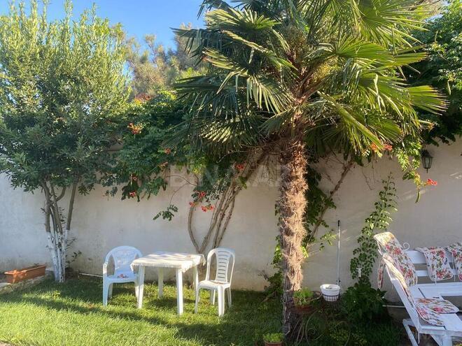 7 otaqlı həyət evi/bağ evi - Şüvəlan q. - 130 m² (1)