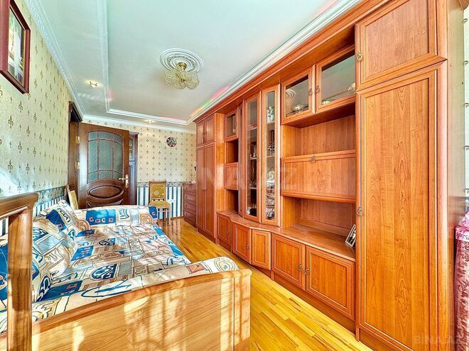 Продаётся 3-комн. вторичка 65 м², м. Кара Караев, photo 12 from 19