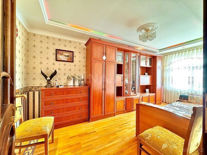 Продаётся 3-комн. вторичка 65 м², м. Кара Караев, photo 13 from 19