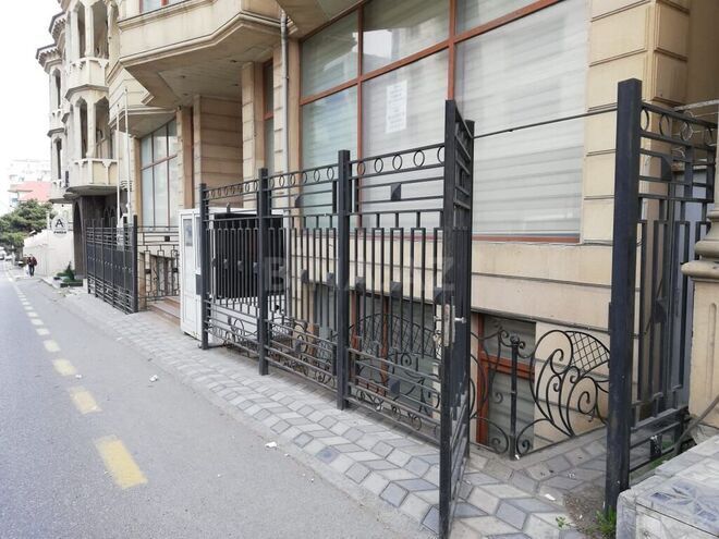 15 otaqlı ofis - Nəsimi r. - 1300 m² (11)