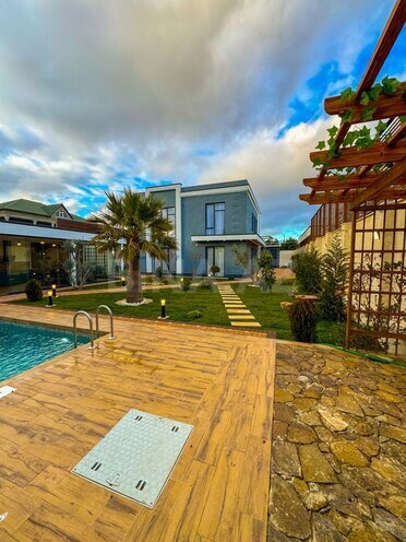 5 otaqlı həyət evi/bağ evi - Mərdəkan q. - 240 m² (1)