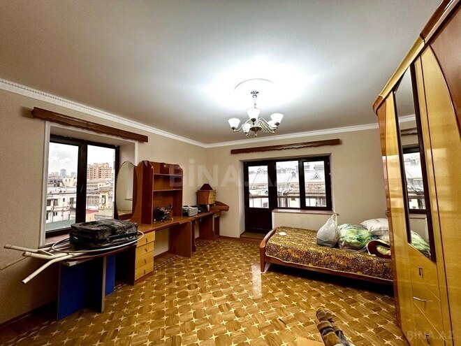 Satılır 6 otaqlı köhnə tikili 215 m², Sahil m., photo 28 from 30