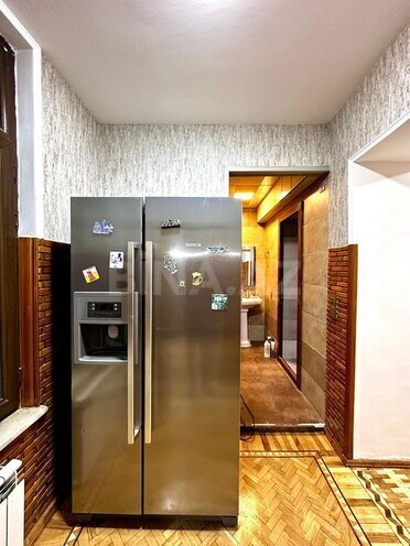 Satılır 6 otaqlı köhnə tikili 215 m², Sahil m., photo 3 from 30