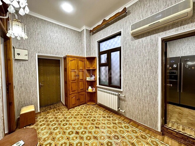 Satılır 6 otaqlı köhnə tikili 215 m², Sahil m., photo 11 from 30