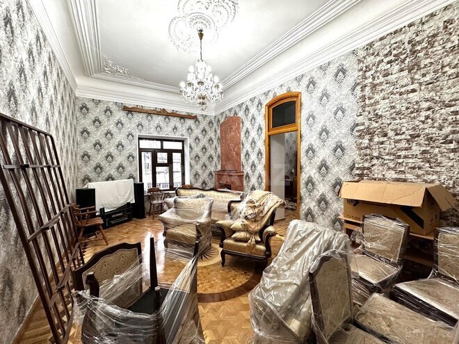 Satılır 6 otaqlı köhnə tikili 215 m², Sahil m., photo 4 from 30