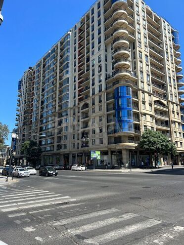 3 otaqlı yeni tikili - Elmlər Akademiyası m. - 153 m² (1)
