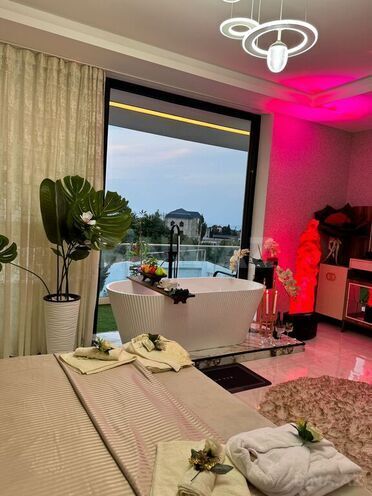 5 otaqlı həyət evi/bağ evi - Novxanı q. - 250 m² (16)
