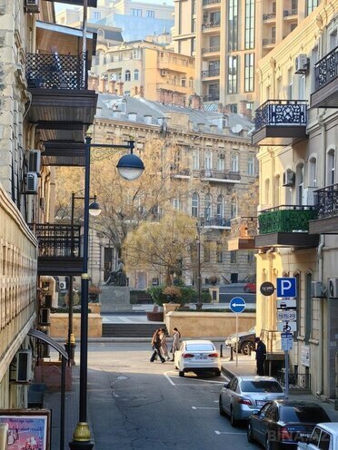 Продаётся 4-комн. вторичка 185 м², м. Ичеришехер, photo 14 from 31