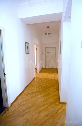 Продаётся 4-комн. вторичка 128 м², м. Ичеришехер, photo 25 from 29