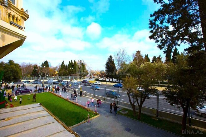 Продаётся 4-комн. вторичка 128 м², м. Ичеришехер, photo 6 from 29