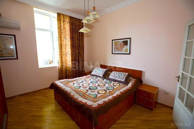 Продаётся 4-комн. вторичка 128 м², м. Ичеришехер, photo 17 from 29