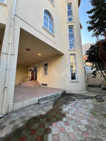 8 otaqlı həyət evi/bağ evi - Elmlər Akademiyası m. - 650 m² (12)