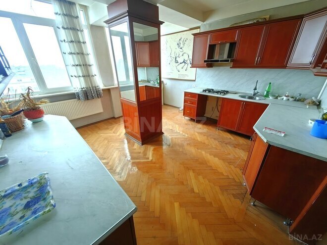 Продаётся 4-комн. вторичка 192 м², м. Ичеришехер, photo 22 from 32