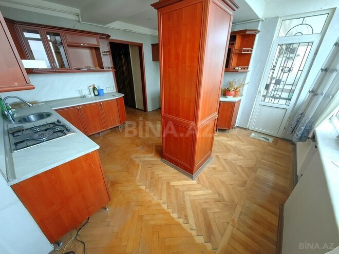 Продаётся 4-комн. вторичка 192 м², м. Ичеришехер, photo 21 from 32
