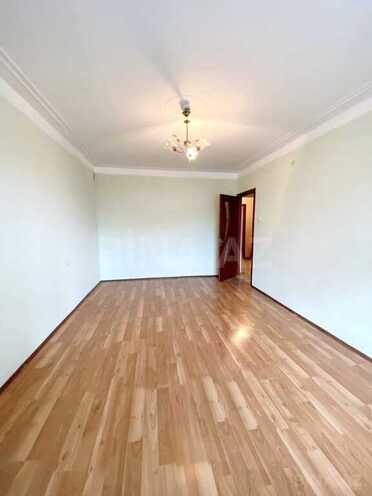 Satılır 3 otaqlı köhnə tikili 70 m², Qara Qarayev m., photo 3 from 16