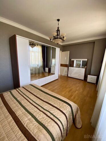 5 otaqlı həyət evi/bağ evi - Novxanı q. - 360 m² (6)