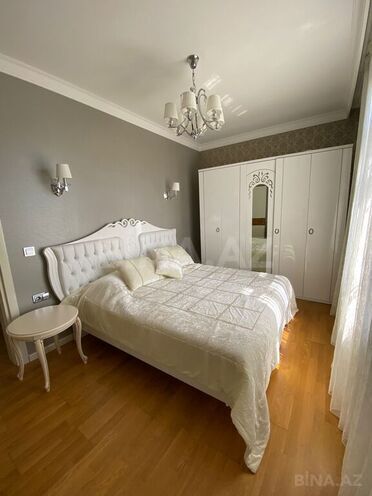 5 otaqlı həyət evi/bağ evi - Novxanı q. - 360 m² (5)