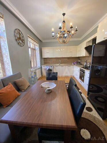 5 otaqlı həyət evi/bağ evi - Novxanı q. - 360 m² (14)