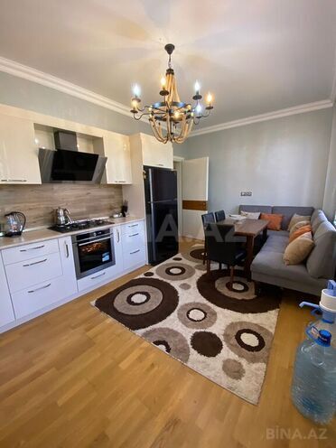 5 otaqlı həyət evi/bağ evi - Novxanı q. - 360 m² (15)