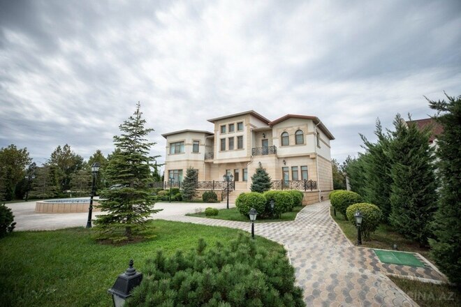 9 otaqlı həyət evi/bağ evi - Pirşağı q. - 835 m² (1)
