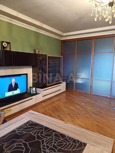 3 otaqlı köhnə tikili - 28 May m. - 70 m² (1)