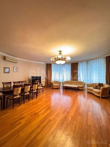 Satılır 4 otaqlı yeni tikili 230 m², 28 May m., photo 1 from 25