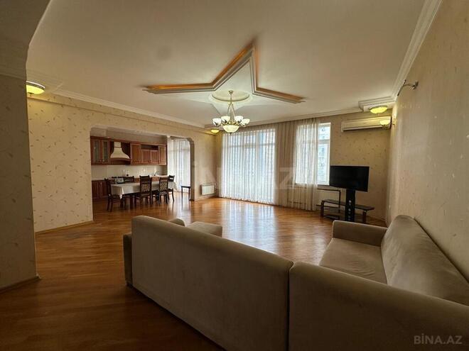 3 otaqlı yeni tikili - 8 Noyabr m. - 140 m² (1)
