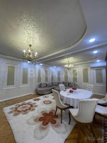 4 otaqlı köhnə tikili - Azadlıq Prospekti m. - 125 m² (1)