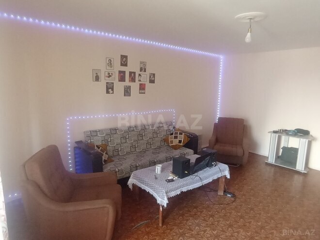 2 otaqlı köhnə tikili - 8-ci mikrorayon q. - 62 m² (1)