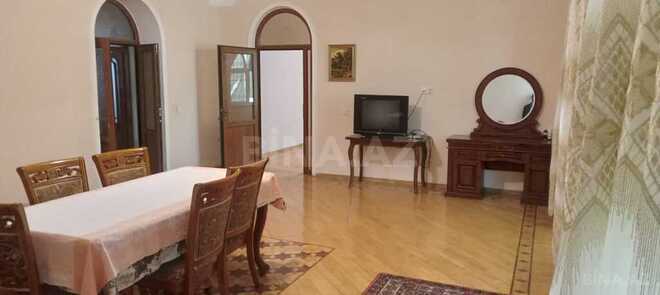 8 otaqlı həyət evi/bağ evi - 6-cı mikrorayon q. - 750 m² (2)