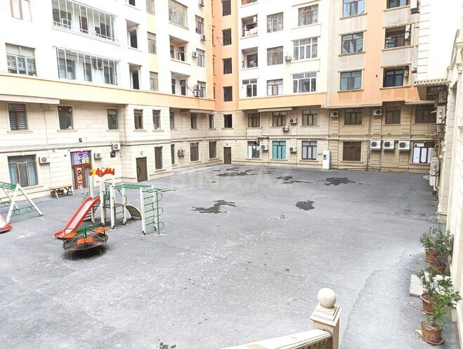 2-комн. новостройка - м. 28 мая - 74 м² (5)