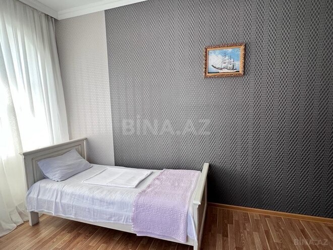 5 otaqlı həyət evi/bağ evi - Qəbələ - 200 m² (20)