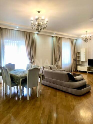 3-комн. новостройка - м. 8 ноября - 155 м² (1)