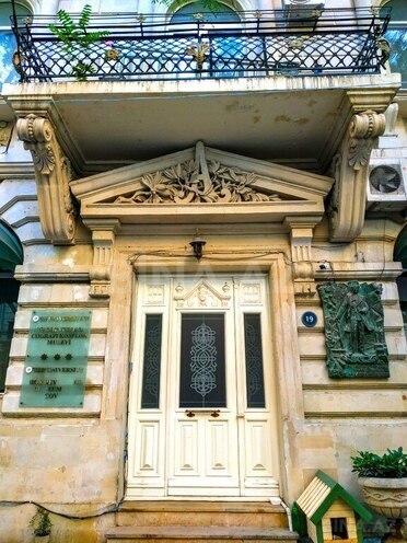 Продаётся 4-комн. вторичка 200 м², м. Сахил, photo 4 from 32