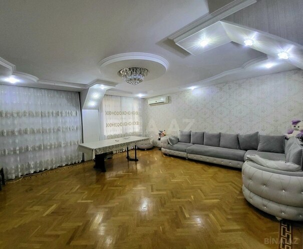 5 otaqlı köhnə tikili - 8-ci mikrorayon q. - 120 m² (1)