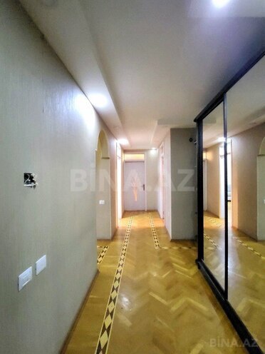 5 otaqlı köhnə tikili - 8-ci mikrorayon q. - 120 m² (10)