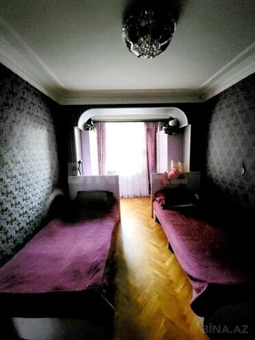 5 otaqlı köhnə tikili - 8-ci mikrorayon q. - 120 m² (4)