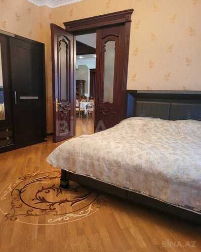 8 otaqlı həyət evi/bağ evi - Mərdəkan q. - 879.4 m² (21)