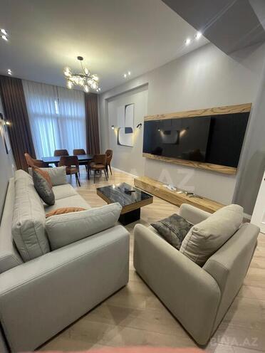 Сдаётся 2-комн. новостройка 110 м², м. Низами, photo 3 from 17