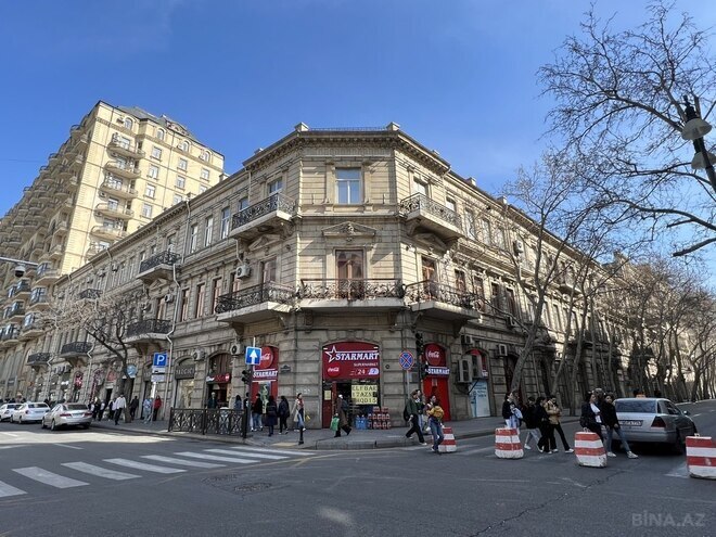 3-комн. вторичка - м. Сахил - 120 м² (1)