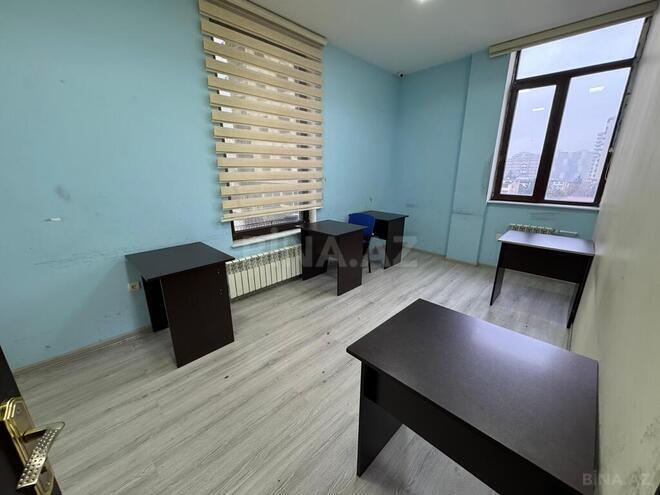 Obyekt - İnşaatçılar m. - 450 m² (24)