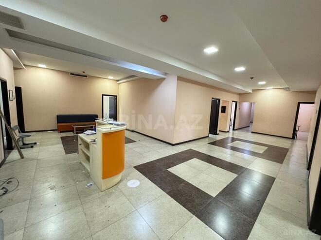 Obyekt - İnşaatçılar m. - 450 m² (2)