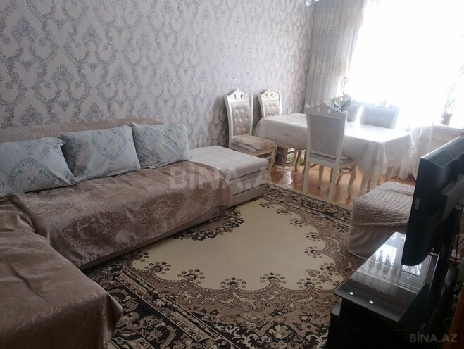 3 otaqlı köhnə tikili - Massiv D q. - 80 m² (1)