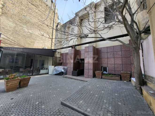 Obyekt - Nizami m. - 300 m² (1)